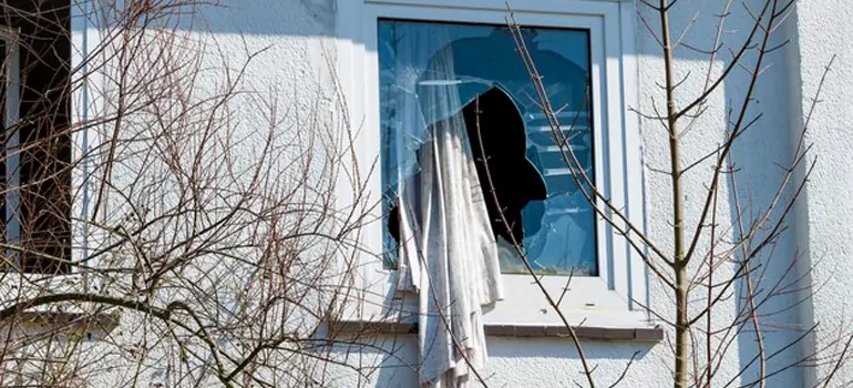 Storm Window Installation Contractors in Kendale Lakes, FL