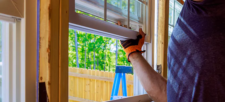 >Bay Window Curtain Rail Track in Kendale Lakes, FL